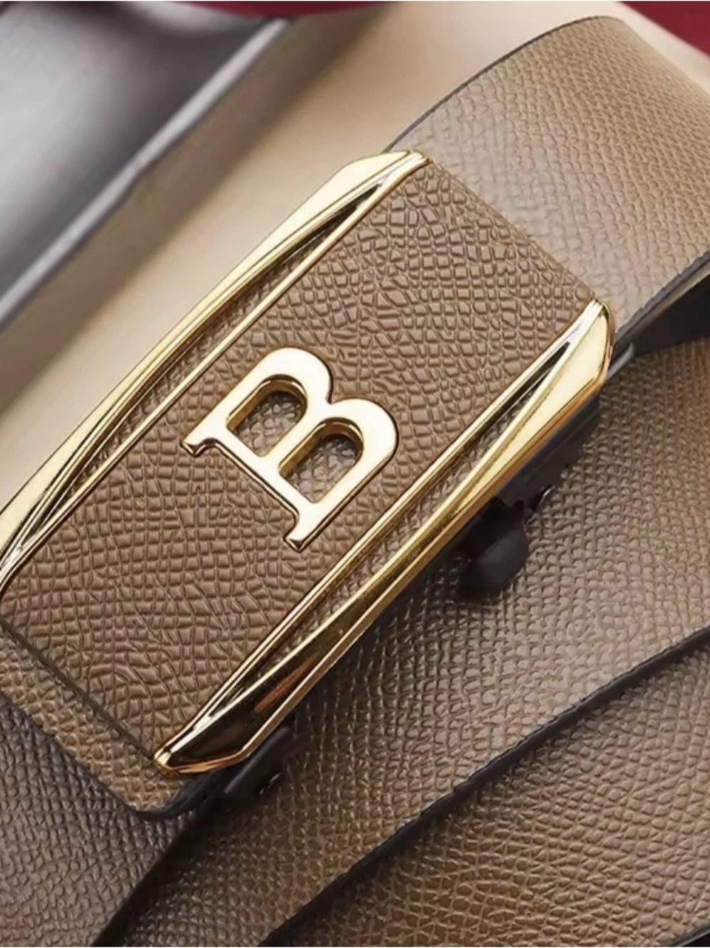 Brown Leather Men’s Automatic Belt with Gold 'B' Buckle
